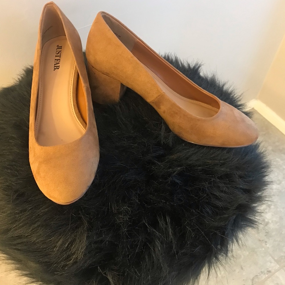Brand new from Just Fab size 5.5